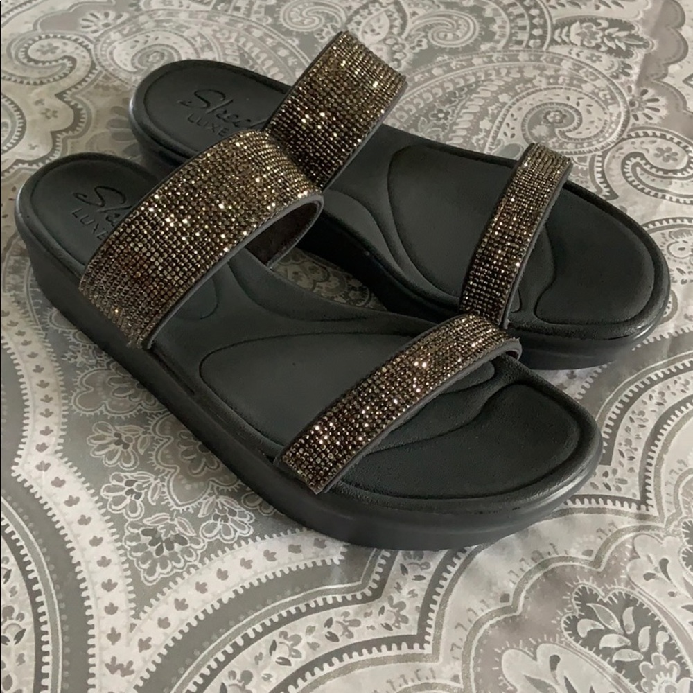 Skechers luxe foam sandals